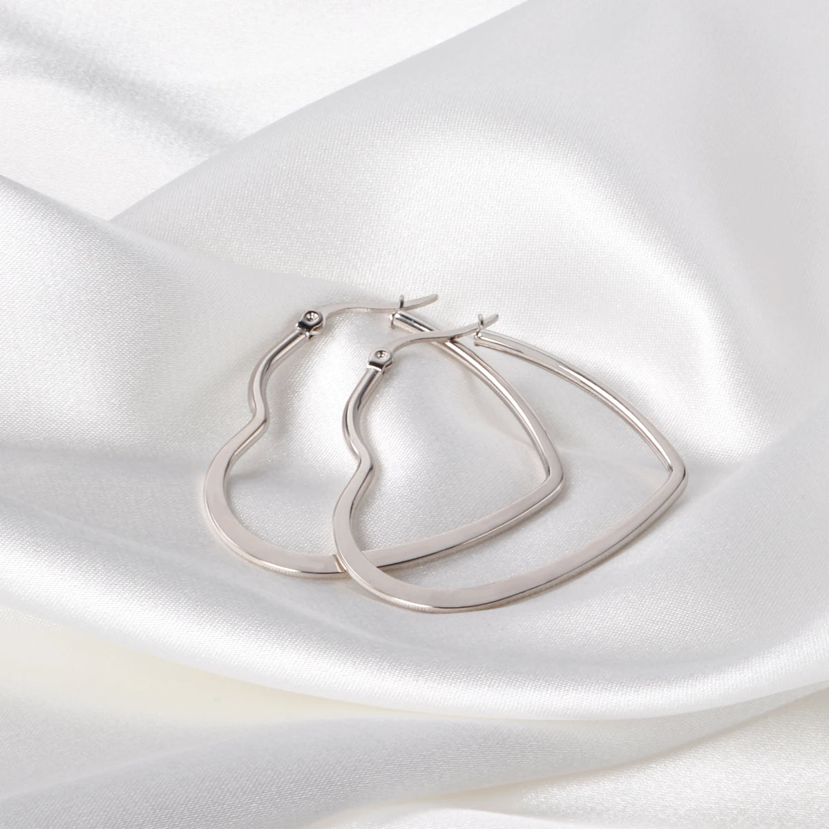 LUXUSTEEL New Big Heart Hoop Earrings Women Accessories Gold Color Size 25mm 35mm 45mm Earrings Fashion Jewelry Stainless Steel