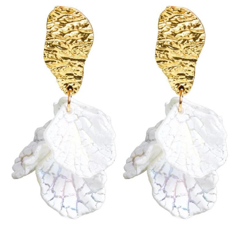 Korean White Shell Flower Petal Drop Earrings For Women 2025 New Statement pendientes Trendy Jewelry