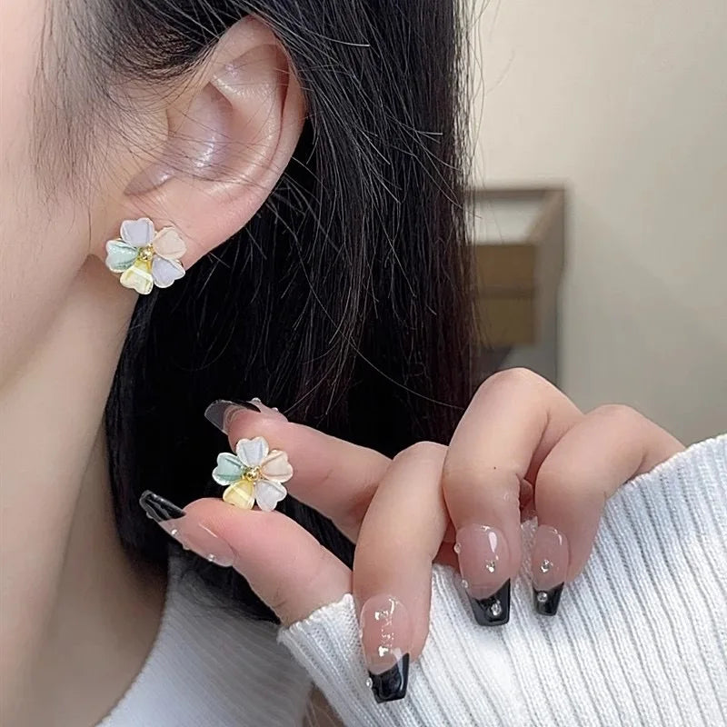 Colorful Daisy Earrings Light Luxury Fashionable Exquisite High Grade Sweet Cute Earrings Simple Girl's Daily Party Jewelry Gift