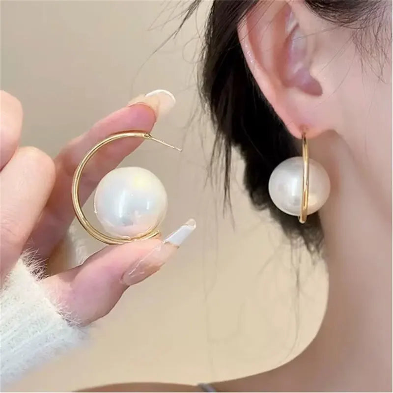 Trend New Camellia Flower Imitation Pearl Earring Female Temperament Trendy White Rose Earrings for Women Fashion Jewelry Gifts