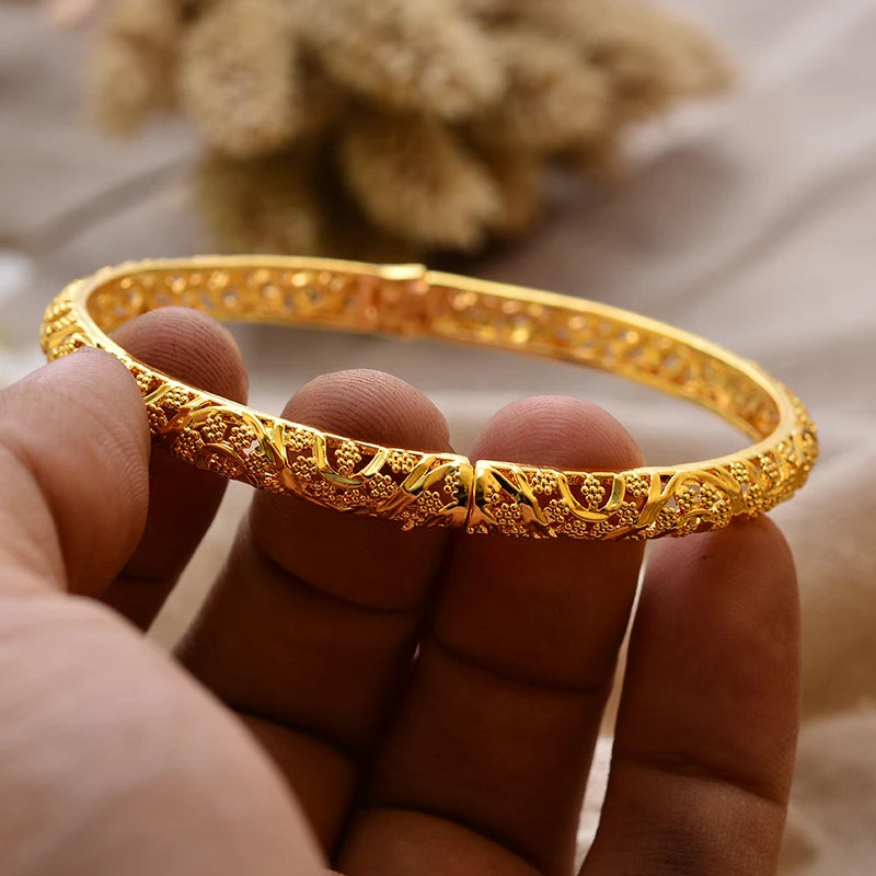  Wedding Bride Light Luxury Gold Color Flower Bangles For Women's Bracelet, the Best Gift for Mother and Girlfriend