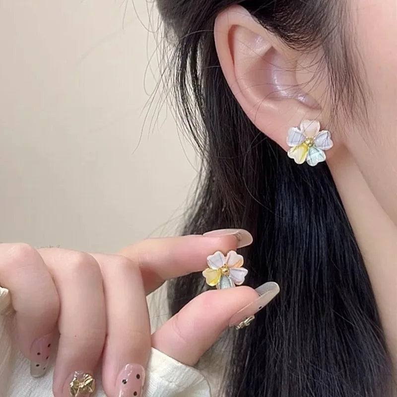 Colorful Daisy Earrings Light Luxury Fashionable Exquisite High Grade Sweet Cute Earrings Simple Girl's Daily Party Jewelry Gift
