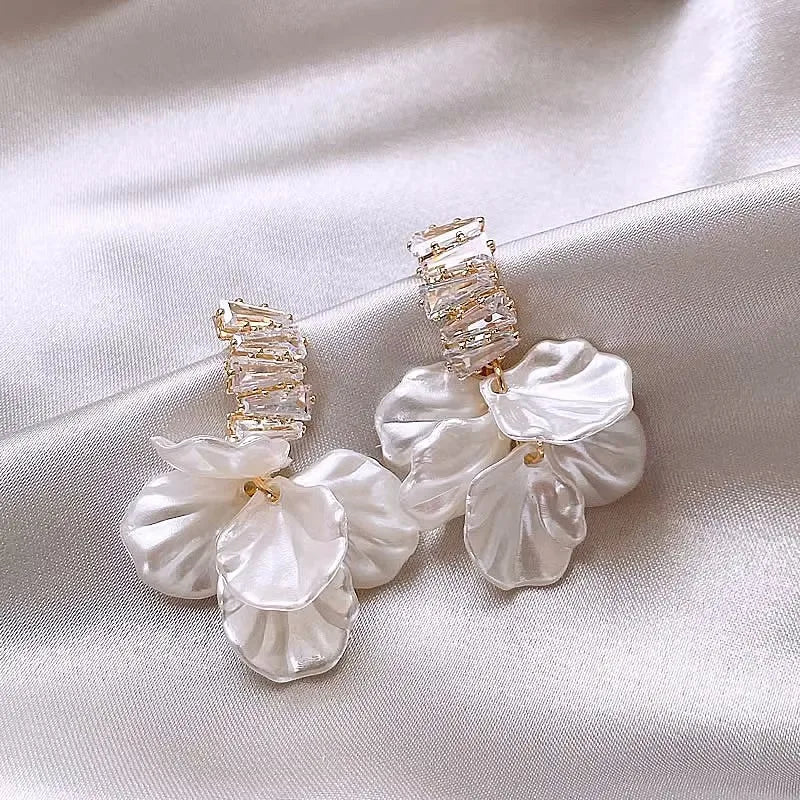 Korean Fashion Imitation Shell Pearl Dangle Earrings for Women Crystal Zirconia Flower Wedding Bridal Earring Party Accessories