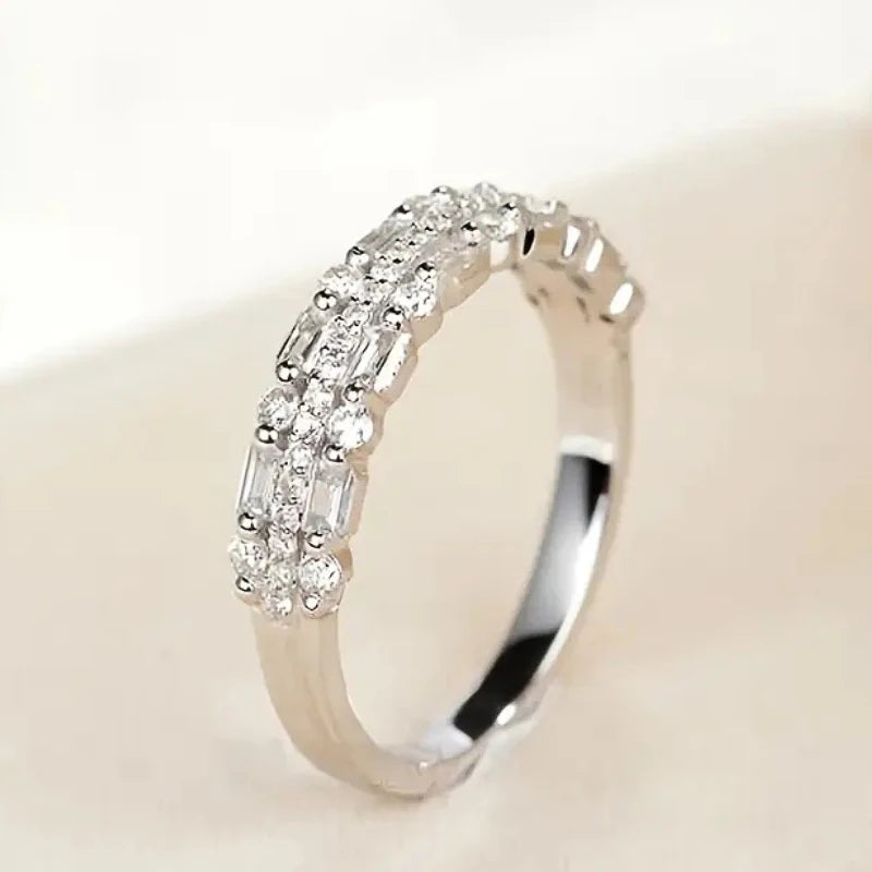 Huitan Dazzling Zirconia Finger Ring Lady Engagement Ceremony Accessories for Women Fashion Versatile Jewelry for Wedding Party