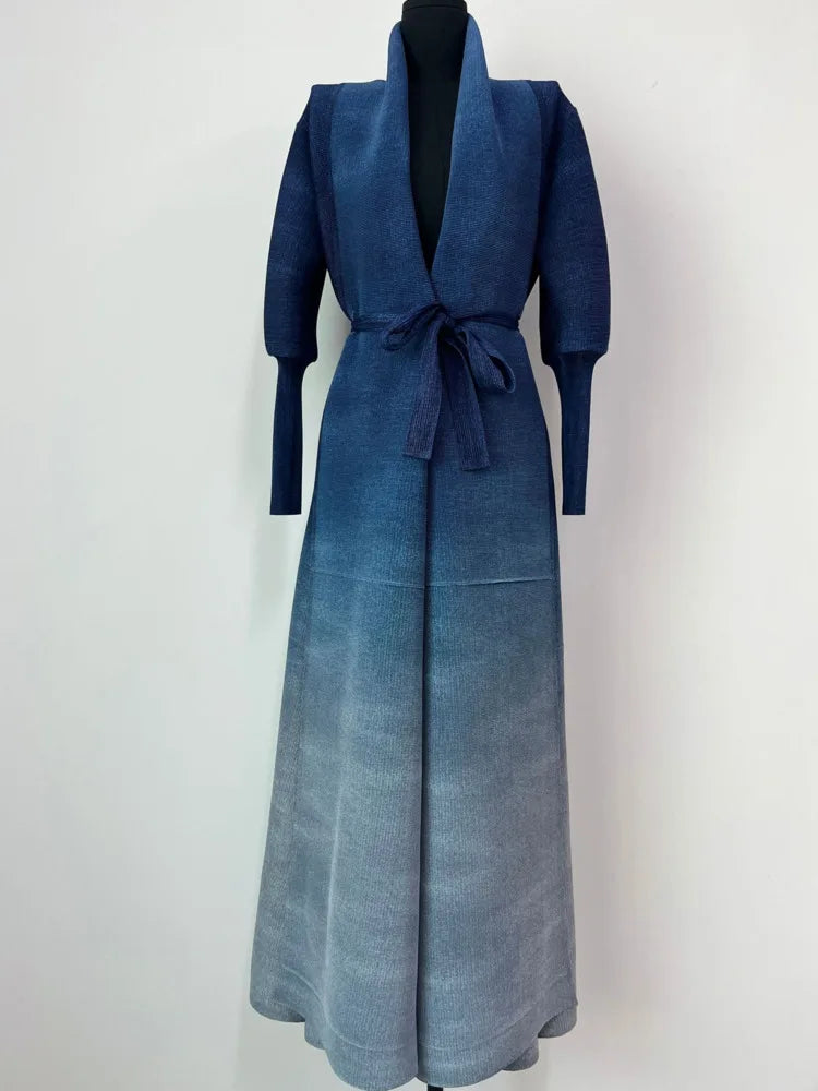 LANMREM 2024 Spring Pleated Long Trench Coat Women Gradient Scarf Collar Belt Gathered Waist Windbreaker Fashion New 32C452