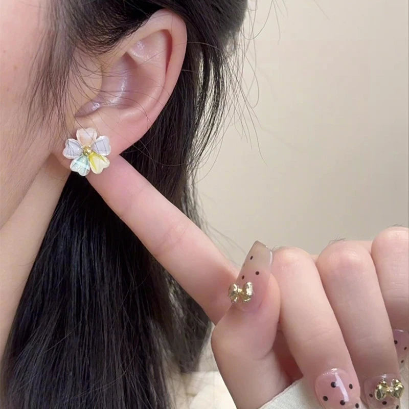 Colorful Daisy Earrings Light Luxury Fashionable Exquisite High Grade Sweet Cute Earrings Simple Girl's Daily Party Jewelry Gift