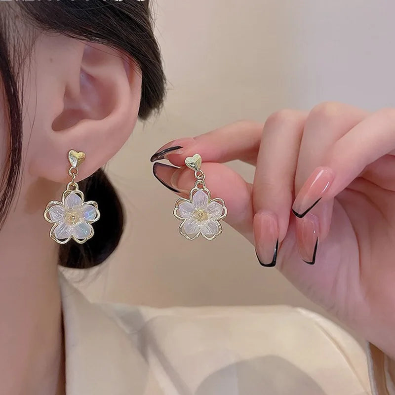Korean Fashion Imitation Shell Pearl Dangle Earrings for Women Crystal Zirconia Flower Wedding Bridal Earring Party Accessories